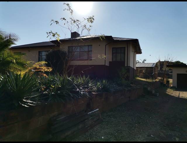 4 BEDROOM FREESTANDING SOLD IN SIGNAL HILL